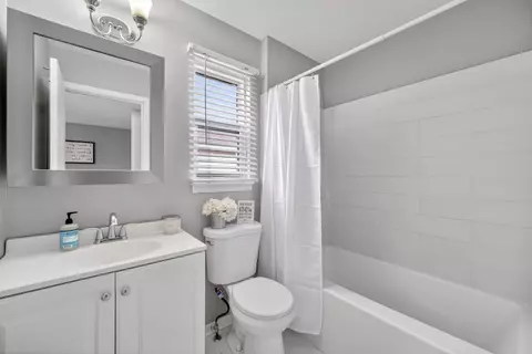 Bath - Undisclosed, Plainfield, IL 60586 photo 2 of 3