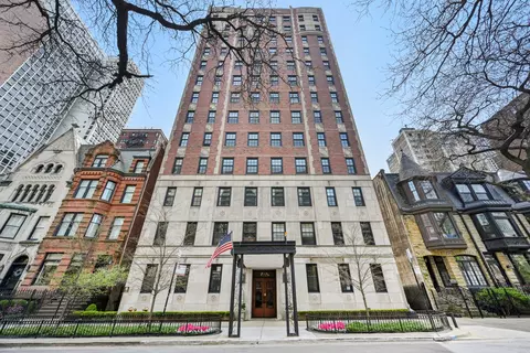 73 Elm St #12D, Chicago, IL 60611