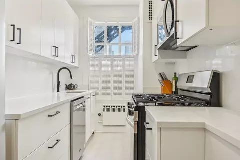 Kitchen - 73 Elm St #12D, Chicago, IL 60611 photo 2 of 5