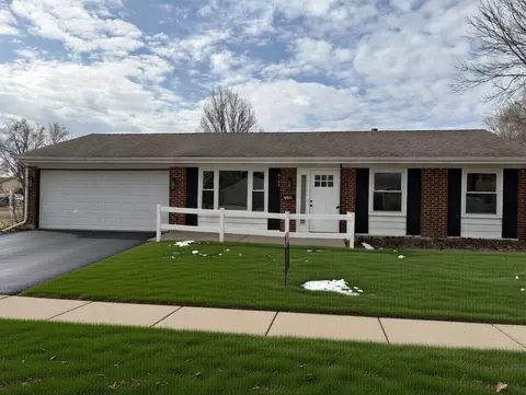8124 Kensington Ln, Hanover Park, IL 60133