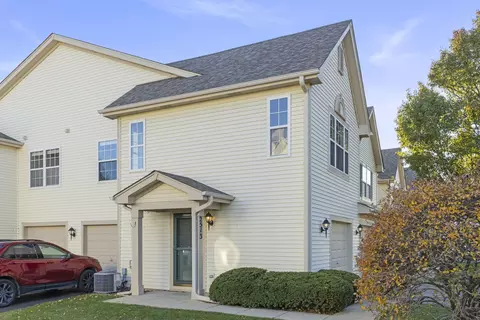 2513 Dickens Dr, Aurora, IL 60503 photo 2
