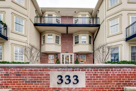 333 E Westminster Rd #3C, Lake Forest, IL 60045
