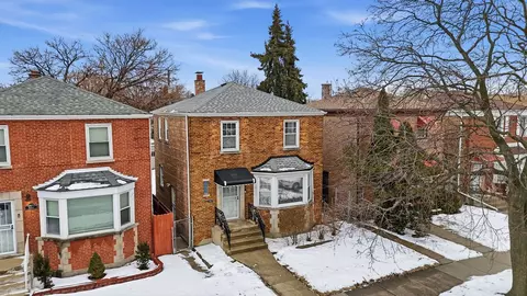10111 S Eberhart Ave, Chicago, IL 60628