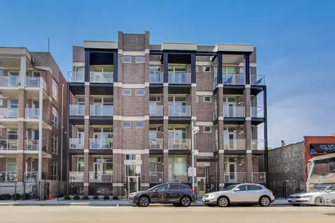 2450 N Clybourn Ave #2, Chicago, IL 60614