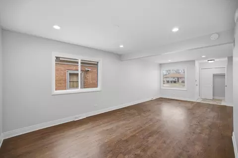 Living - Undisclosed, Chicago, IL 60646 photo 6 of 6