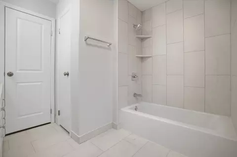 Bath - Undisclosed, Chicago, IL 60646 photo 2 of 4