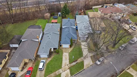 View/Area - Undisclosed, Chicago, IL 60646 photo 1 of 5