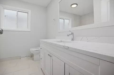 Bath - Undisclosed, Chicago, IL 60646 photo 3 of 4
