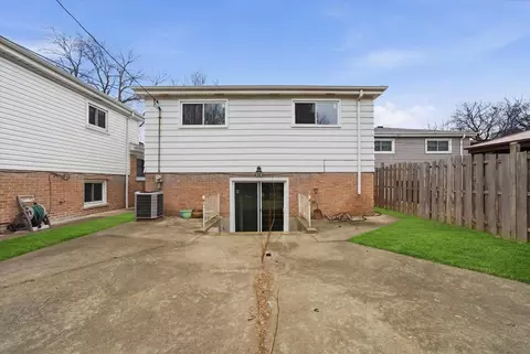 Exterior - Undisclosed, Chicago, IL 60646 photo 3 of 6