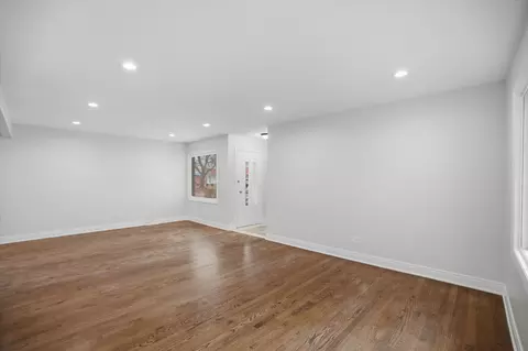 Living - Undisclosed, Chicago, IL 60646 photo 2 of 6