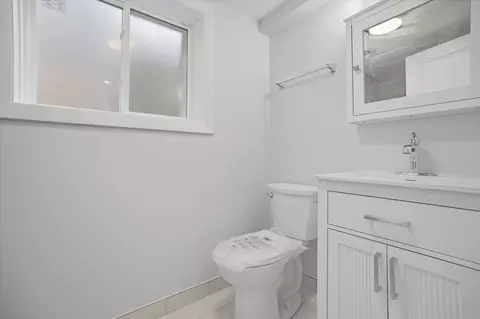 Bath - Undisclosed, Chicago, IL 60646 photo 1 of 4