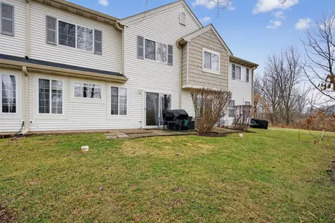 Exterior - 11010 Cape Cod Ln #3, Huntley, IL 60142 photo 2 of 5