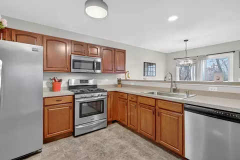 Kitchen - 11010 Cape Cod Ln #3, Huntley, IL 60142 photo 2 of 4