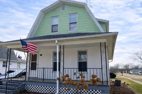 411 W Park St, Morrison, IL 61270