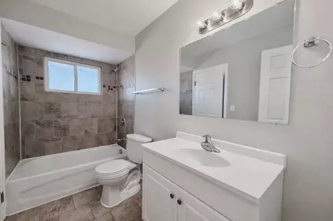 Bath - 17213 Springtide Ln, Hazel Crest, IL 60429 photo 1 of 2