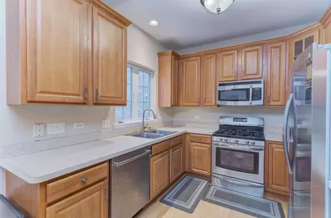 Kitchen - 11920 Winterberry Ln, Plainfield, IL 60585 photo 2 of 4
