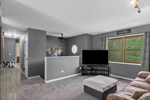 Entry Way - 3505 W Beach Dr, Mchenry, IL 60050 photo 1 of 1