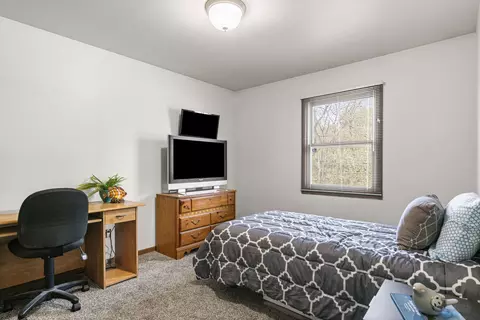 Bedroom - 3505 W Beach Dr, Mchenry, IL 60050 photo 3 of 4