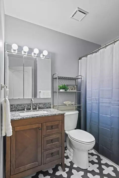 Bath - 3505 W Beach Dr, Mchenry, IL 60050 photo 2 of 3