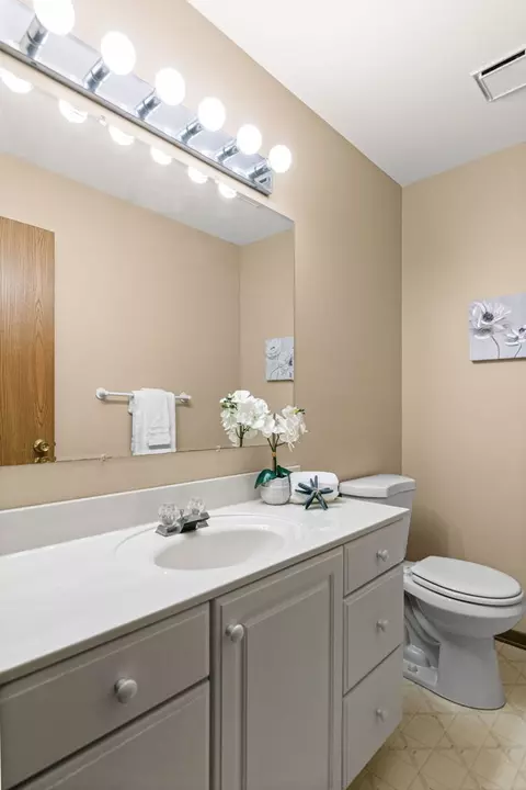 Bath - 3505 W Beach Dr, Mchenry, IL 60050 photo 1 of 3