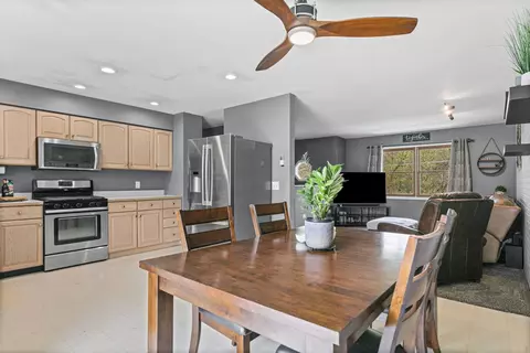 Dining - 3505 W Beach Dr, Mchenry, IL 60050 photo 2 of 2
