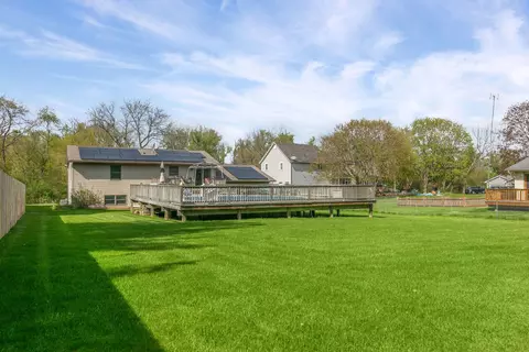 Exterior - 3505 W Beach Dr, Mchenry, IL 60050 photo 4 of 4