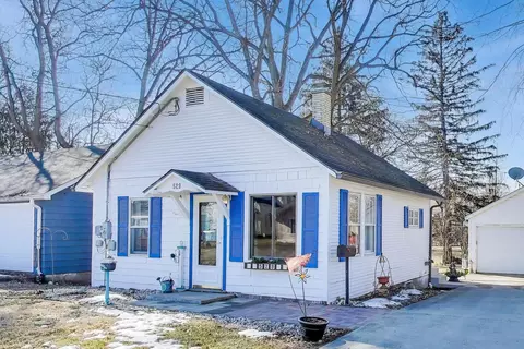 529 Eagle St, Crystal Lake, IL 60014