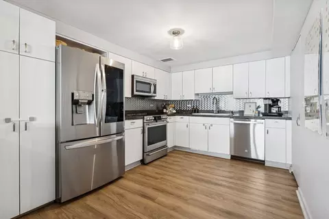 Kitchen - 175 E Delaware Pl #8504, Chicago, IL 60611 photo 1 of 1