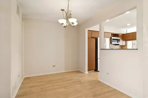 Dining - 988 Ridgefield Ln, Wheeling, IL 60090 photo 1 of 1