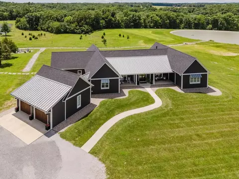 455 Webb Town Ln, Tunnel Hill, IL 62972