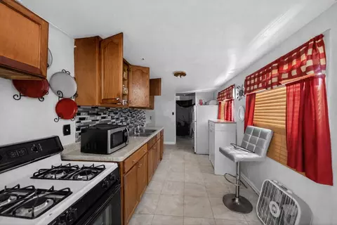 Kitchen - 2711 W 165th St, Markham, IL 60428 photo 1 of 2