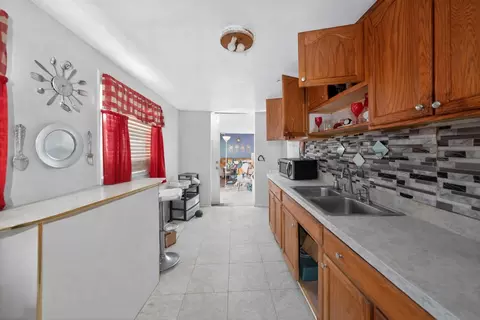 Kitchen - 2711 W 165th St, Markham, IL 60428 photo 2 of 2