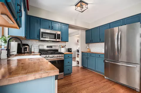 Kitchen - 3211 Apache Dr, New Lenox, IL 60451 photo 4 of 4