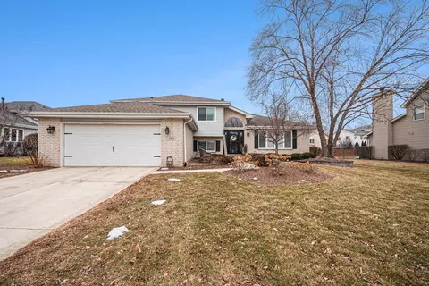 Exterior - 3211 Apache Dr, New Lenox, IL 60451 photo 1 of 9