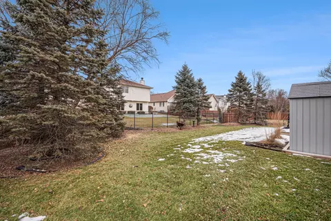 Exterior - 3211 Apache Dr, New Lenox, IL 60451 photo 6 of 9