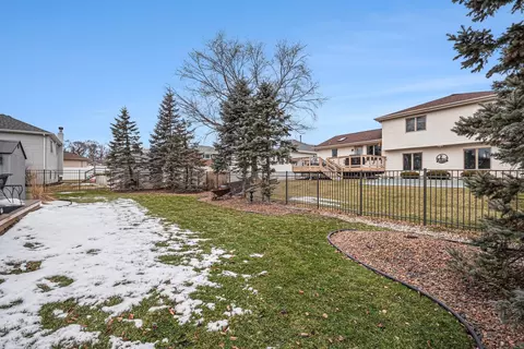 Exterior - 3211 Apache Dr, New Lenox, IL 60451 photo 7 of 9