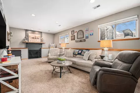 Living - 3211 Apache Dr, New Lenox, IL 60451 photo 1 of 2