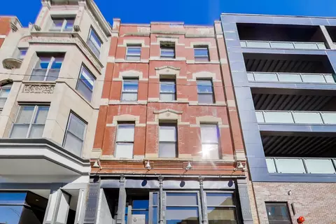 701 N Milwaukee Ave #2R, Chicago, IL 60642