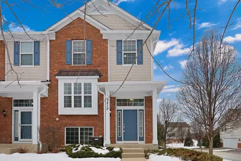 3210 Neubauer Cir, Lindenhurst, IL 60046