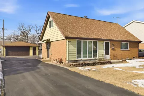8808 Cranbrook Ln, Bridgeview, IL 60455