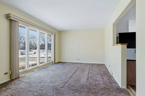 Living - 8808 Cranbrook Ln, Bridgeview, IL 60455 photo 1 of 2