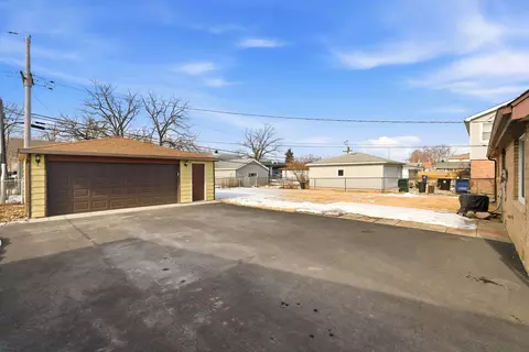 Exterior - 8808 Cranbrook Ln, Bridgeview, IL 60455 photo 3 of 4