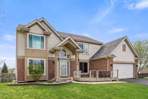 427 Essex Ct, Sugar Grove, IL 60554