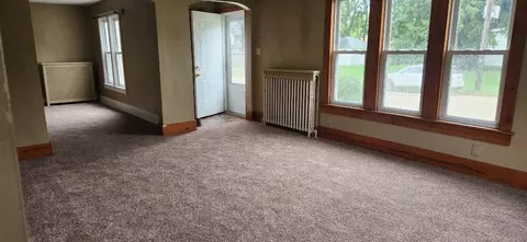 Living - 802 E 5th St, Sterling, IL 61081 photo 1 of 3