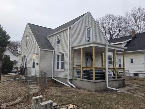 802 E 5th St, Sterling, IL 61081 photo 2