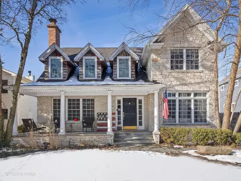 254 Coe Rd, Clarendon Hills, IL 60514