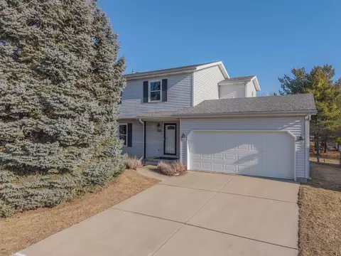 Exterior - 1600 Surrey St, Normal, IL 61761 photo 2 of 6