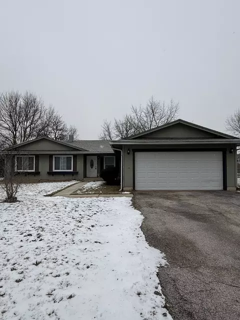 2490 Ridge Ave, Aurora, IL 60504