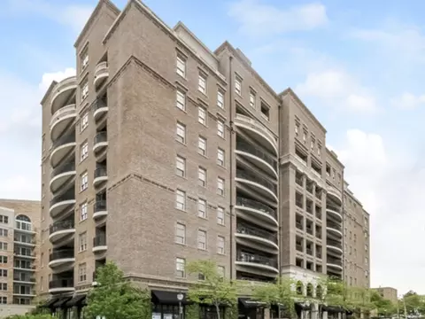 151 W Wing St #601, Arlington Heights, IL 60005