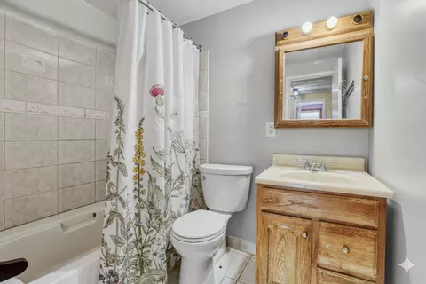 Bath - 822 Colonial Dr #B, Wheeling, IL 60090 photo 2 of 4